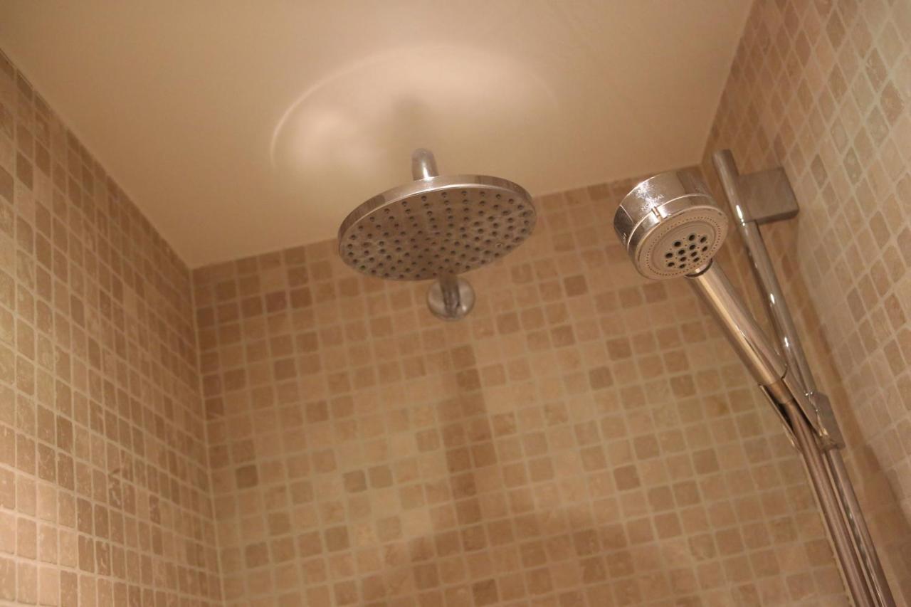 Lombokliving I Luxury 2bdr & Parking Lippenslaan Apartment